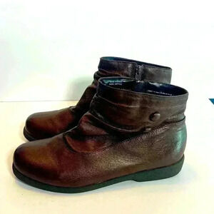 Valley Lane Leather Booties Size 9 Brown